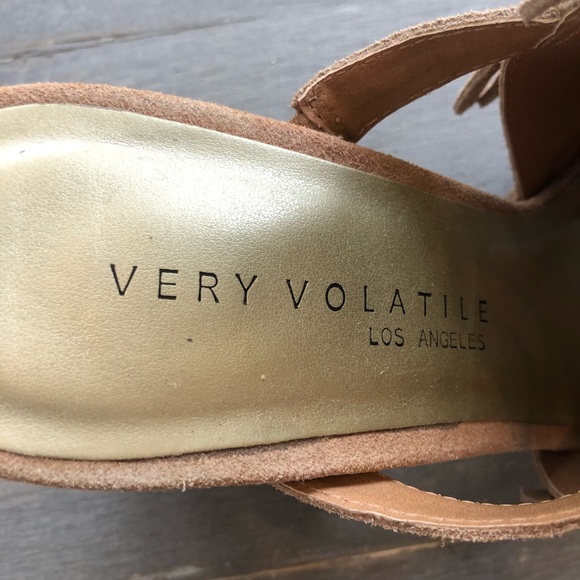 CUTE FRINGE HEEL SHOES - Picture 2 of 4